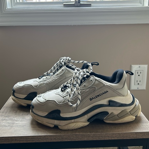 Balenciaga Triple S sneakers - Picture 1 of 6